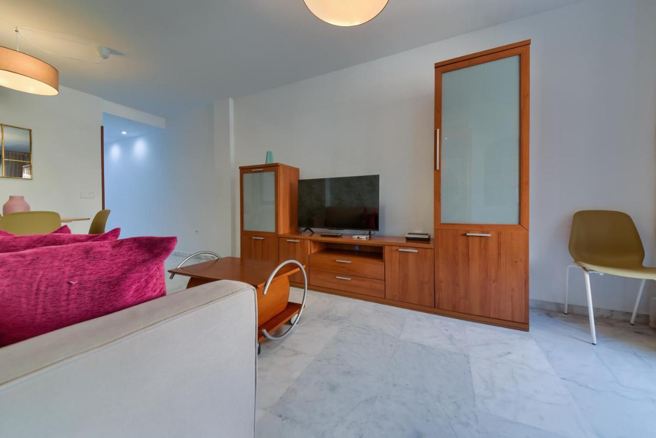 Holidays2Malaga Ayala 450 Mts From Beach & Terrace Exterior photo