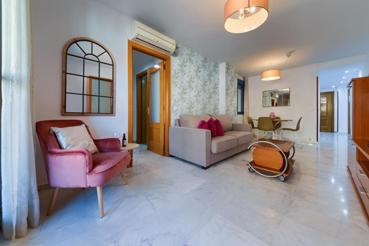 Holidays2Malaga Ayala 450 Mts From Beach & Terrace Exterior photo