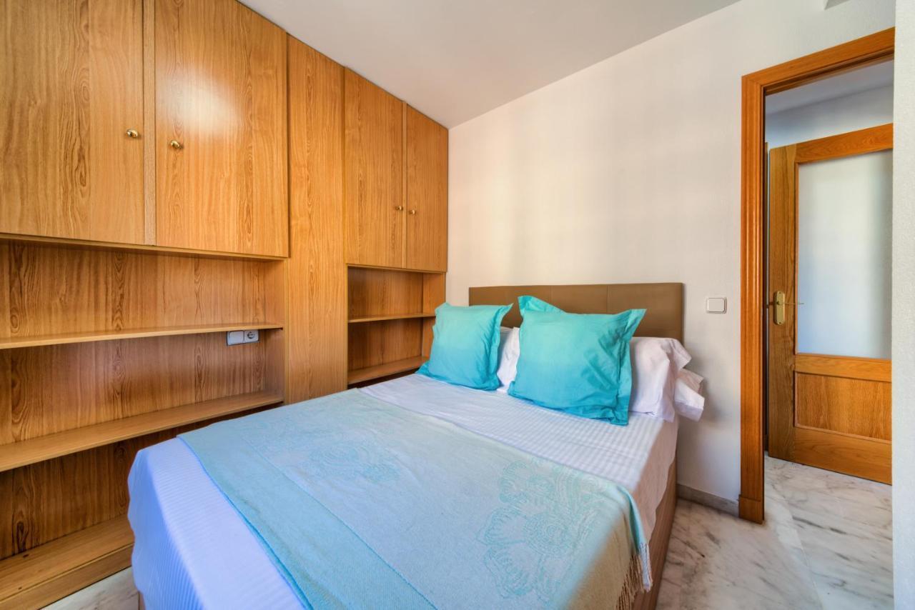 Holidays2Malaga Ayala 450 Mts From Beach & Terrace Exterior photo