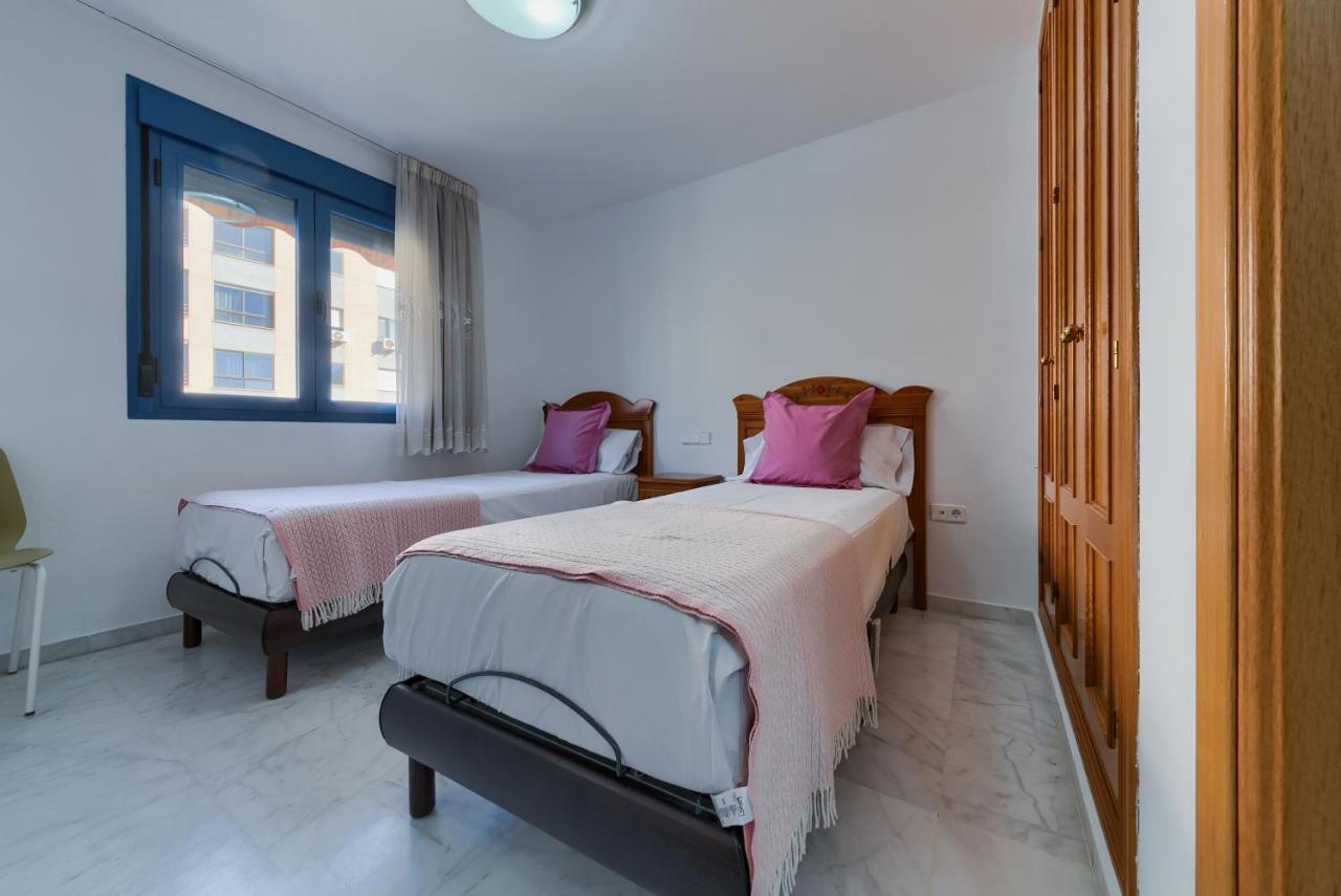Holidays2Malaga Ayala 450 Mts From Beach & Terrace Exterior photo
