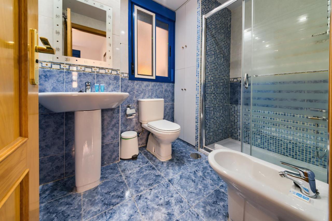 Holidays2Malaga Ayala 450 Mts From Beach & Terrace Exterior photo