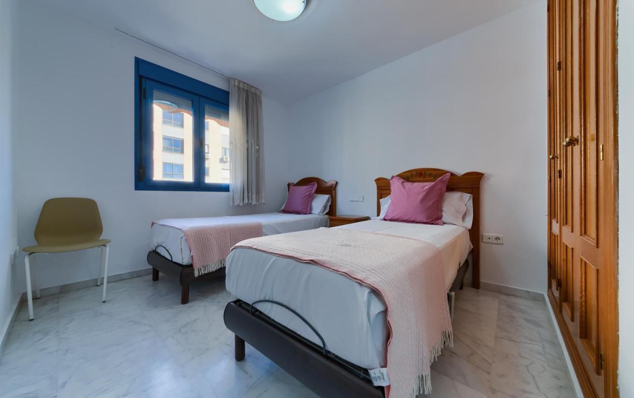 Holidays2Malaga Ayala 450 Mts From Beach & Terrace Exterior photo